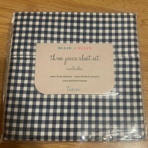 Ollie and Ellie twin size navy gingham sheet set